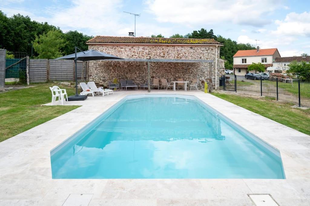 L'Evasion En Pierre Piscine Et Etang Prive Villa Sevremoine Eksteriør bilde