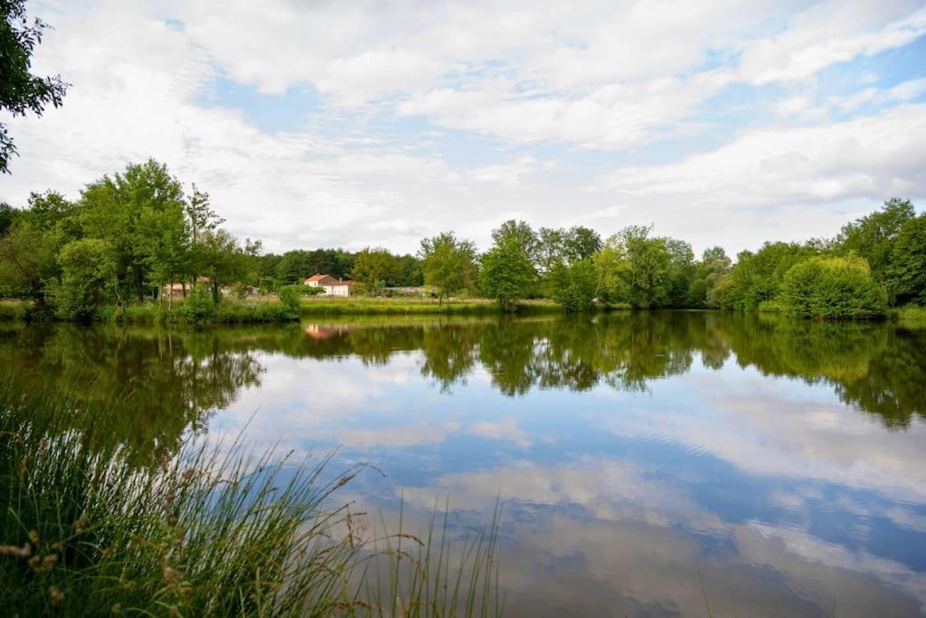 L'Evasion En Pierre Piscine Et Etang Prive Villa Sevremoine Eksteriør bilde